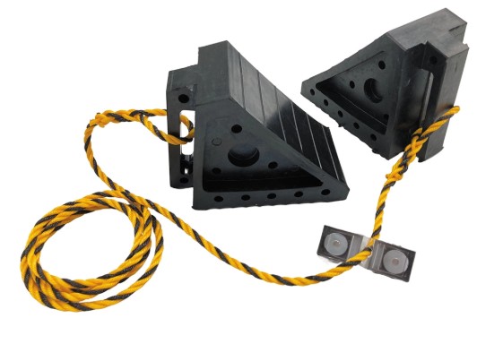 アラオ タイヤストッパーマグネット付 【1セット】 ロープ付 2個連結 100w×150H×170L